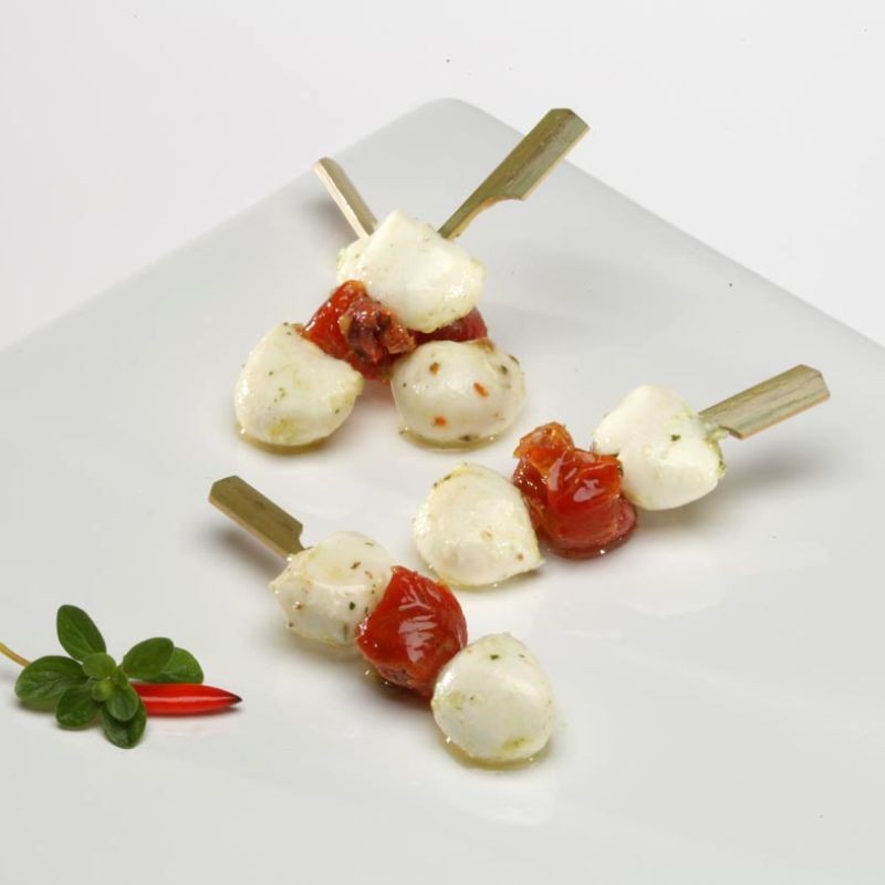 Mini brocheta gourmet de mozzarella, tomate y pesto 17 g

