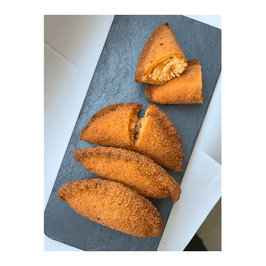 Empanadilla tradicional brasileña (Coxinha) con zorza 100 gr.