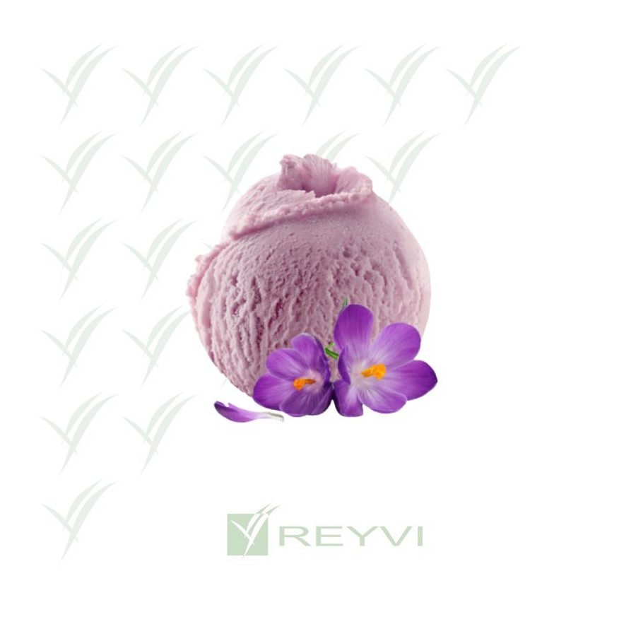 Helado artesano de violeta con delicado toque floral


