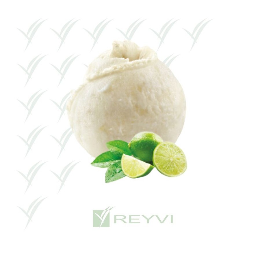 Sorbete artesano de lima con fruta natural