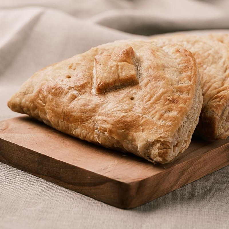 Empanadilla de hojaldre rellena con bacalao 170 gr