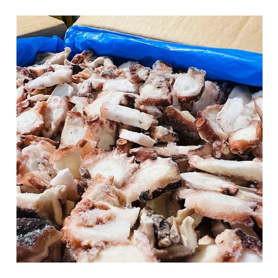 Pulpo cocido troceado y congelado listo para usar. Caja 8 kg.