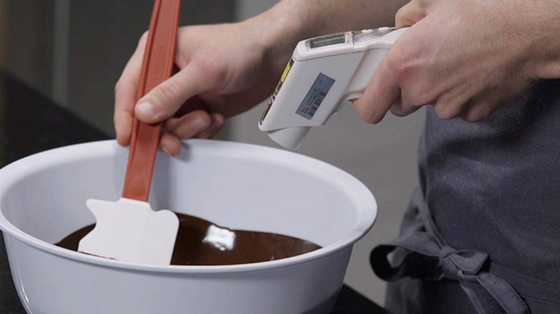 Reyvi - ATEMPERAR CHOCOLATE